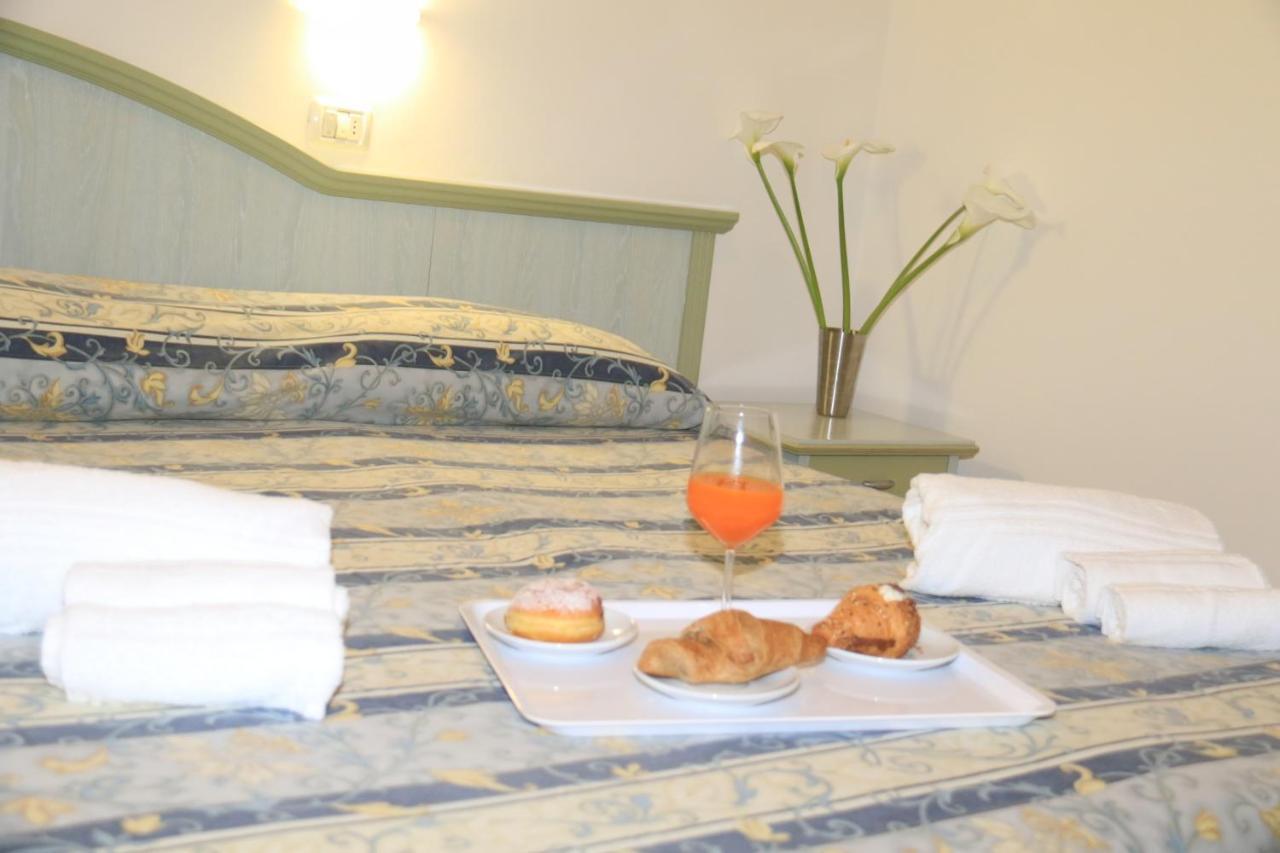 Hotel Ginevra E Residence Cattolica Zewnętrze zdjęcie